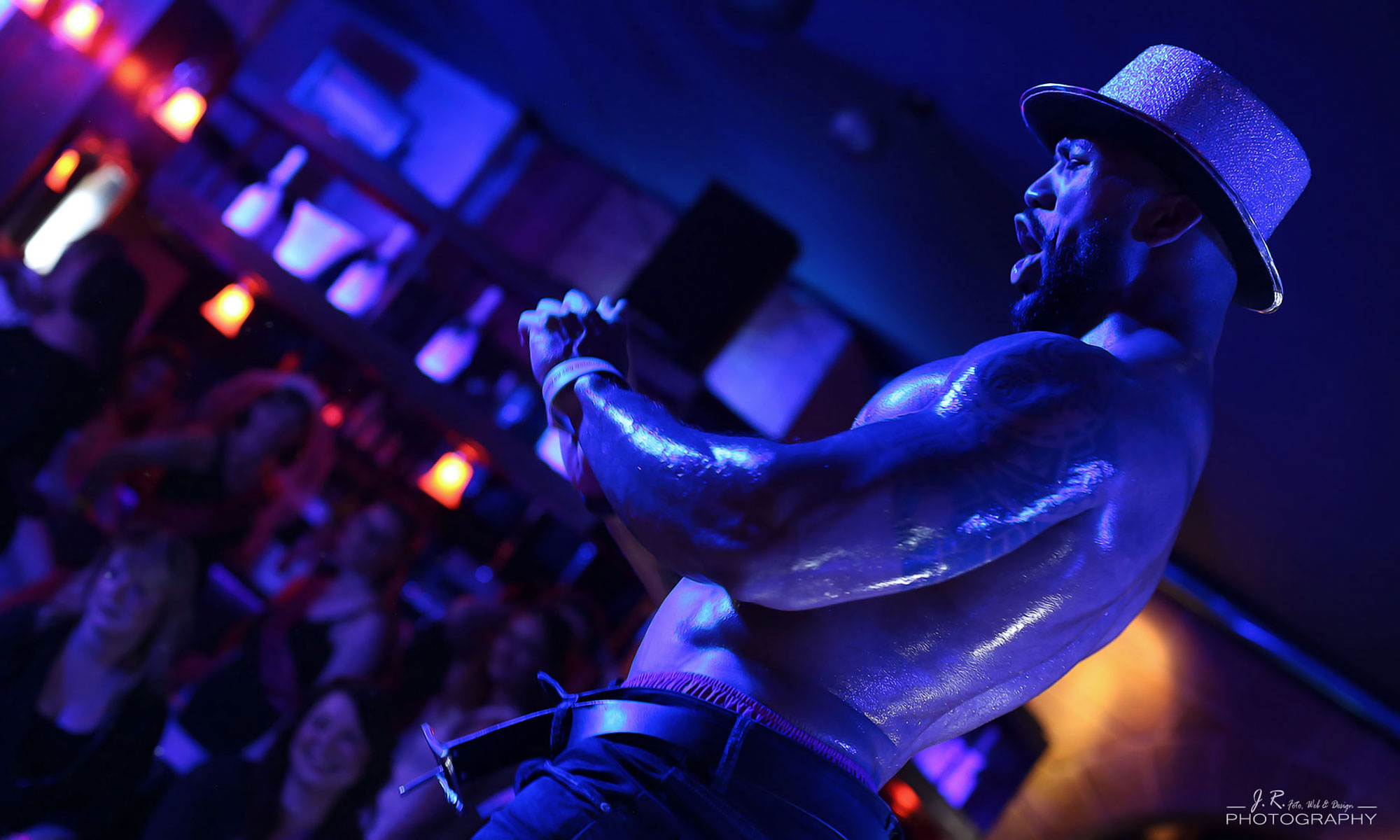 Stripper Curtis aus Berlin